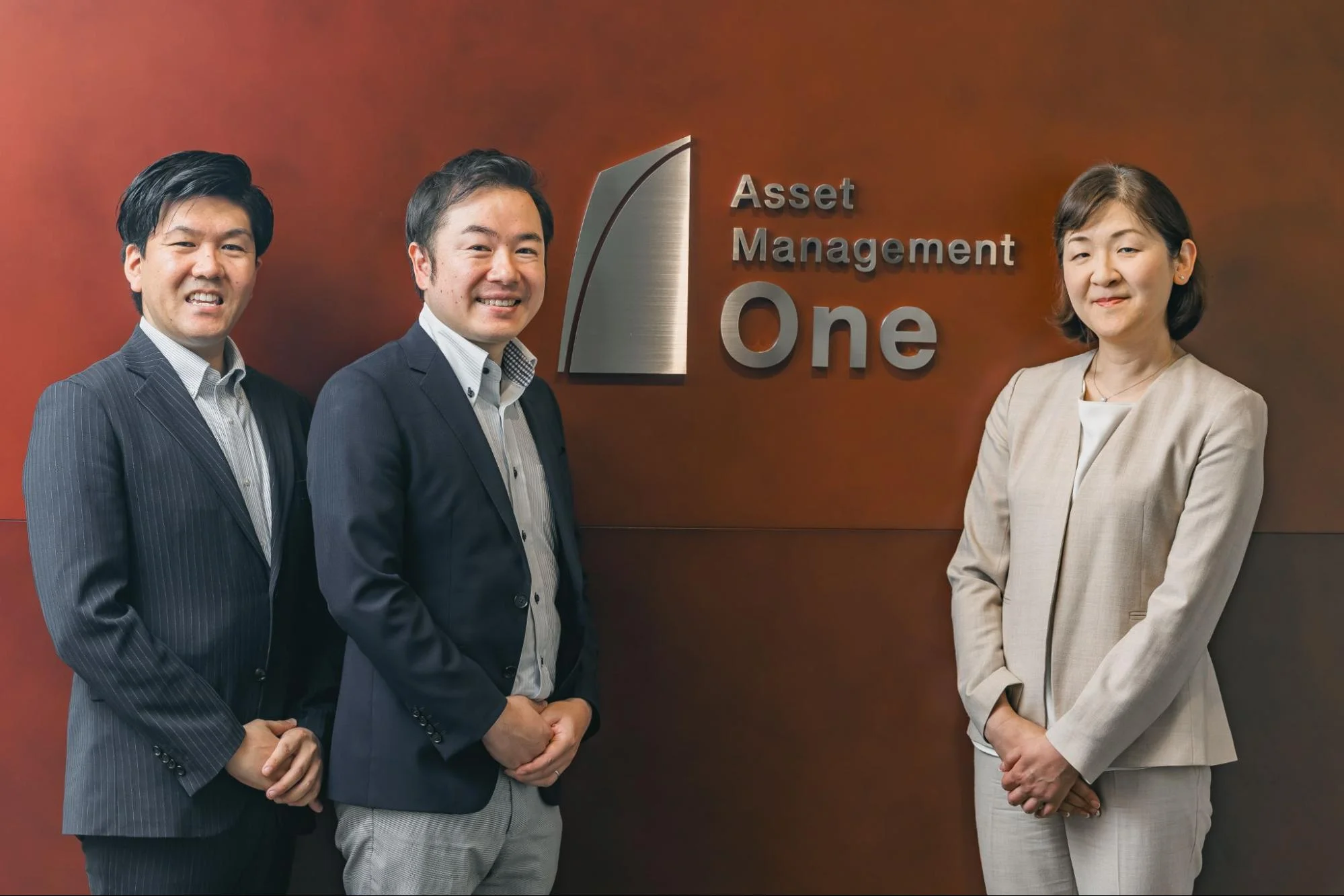 アセットマネジメントOne株式会社 リテール&ウェルス・ソリューション本部 ソリューション部 中村 道成 氏、佐藤 啓 氏、岩崎 奈緒子 氏